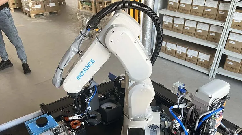 Роботизированная ячейка INOVANCE